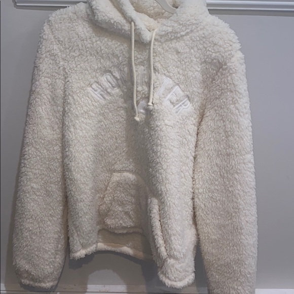 hollister fluffy hoodie